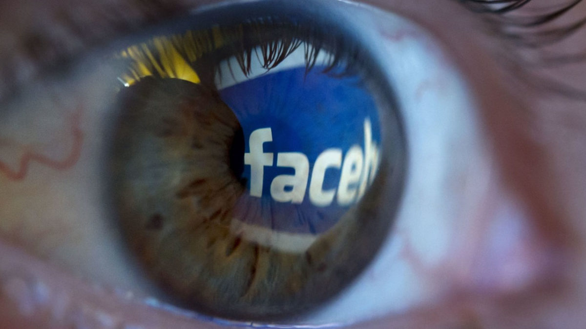 Facebook lanza una opción a prueba de cotillas