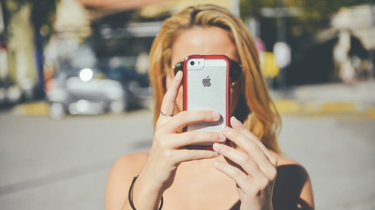 Facebook puede pedirte fotos de tu cara para iniciar sesión… constantemente