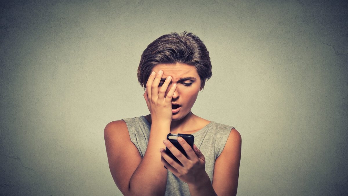 ¿Tu cara pegada al cuerpo de una estrella del porno? No trates de denunciarlo