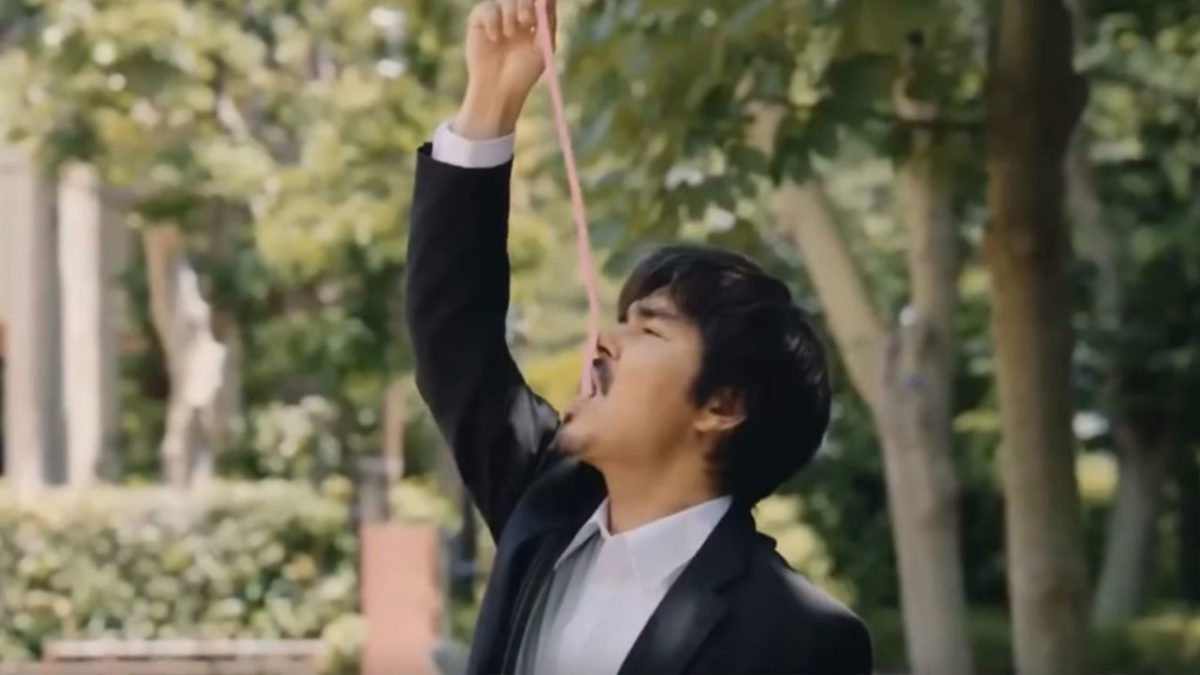Este alocado y torrido anuncio japonés sobre chicles arrasa en Youtube y en la red