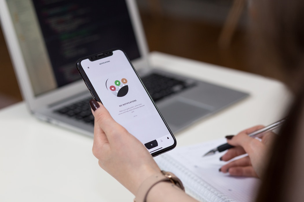 iPhone X: ¡Caída extrema desde un puente de 300 metros de altura!