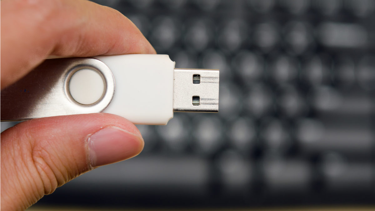 Cómo instalar Windows 10 desde un USB (UEFI o Legacy BIOS)