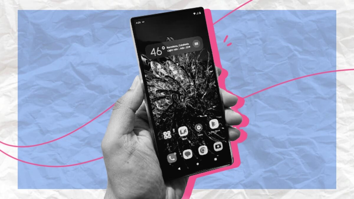 MWC 2023: vuelve el Motorola Rizr, en forma de pantalla enrollable