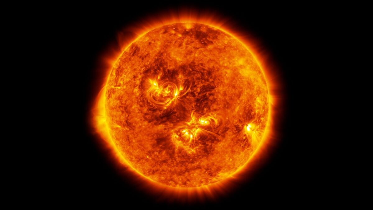 El sol lleno de fuego