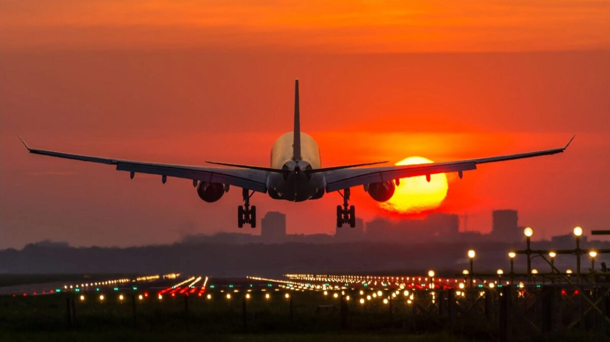 Avion aterrizando