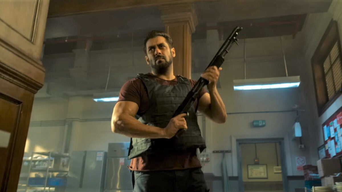 Solo podía pasar en Bollywood: la película que causó fuegos artificiales… ¡Dentro del propio cine!