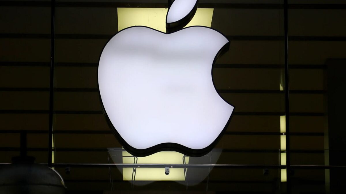 Apple es demanda por la UE