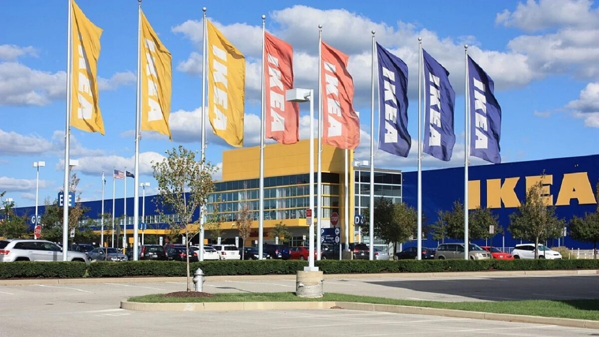 IKEA mete a la IA en su web para hacernos la vida más fácil… o lo intenta