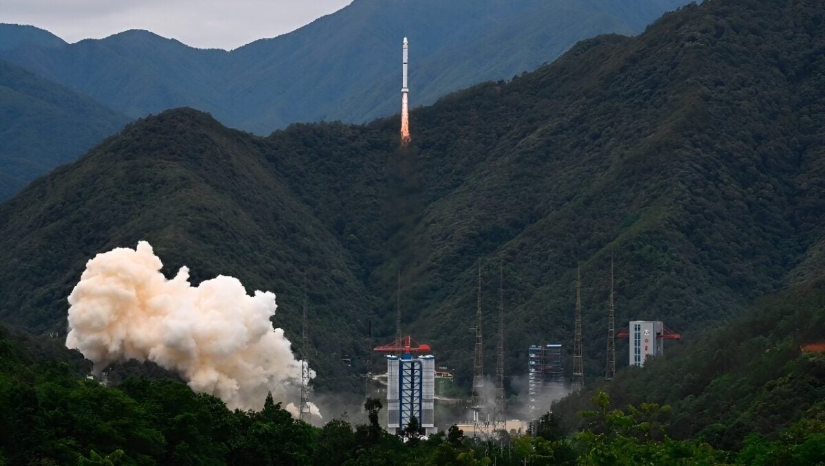 a long march 2 c rocket
