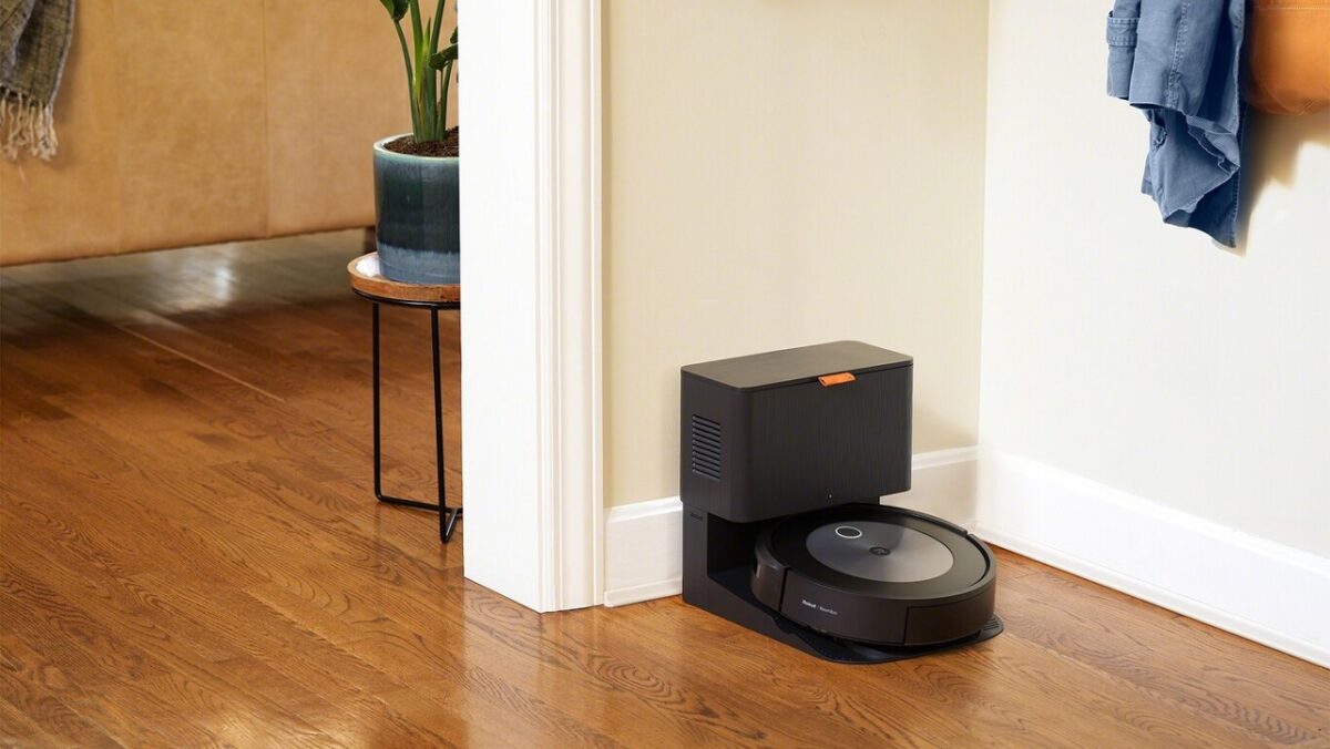 iRobot Roomba j7+