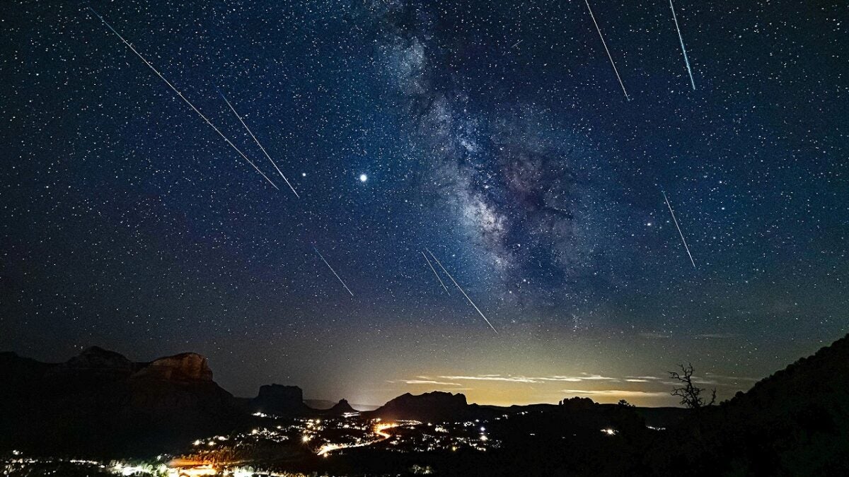 Marte, las perseidas, la Nebulosa de la Laguna: todos los fenómenos astronómicos de agosto 2024