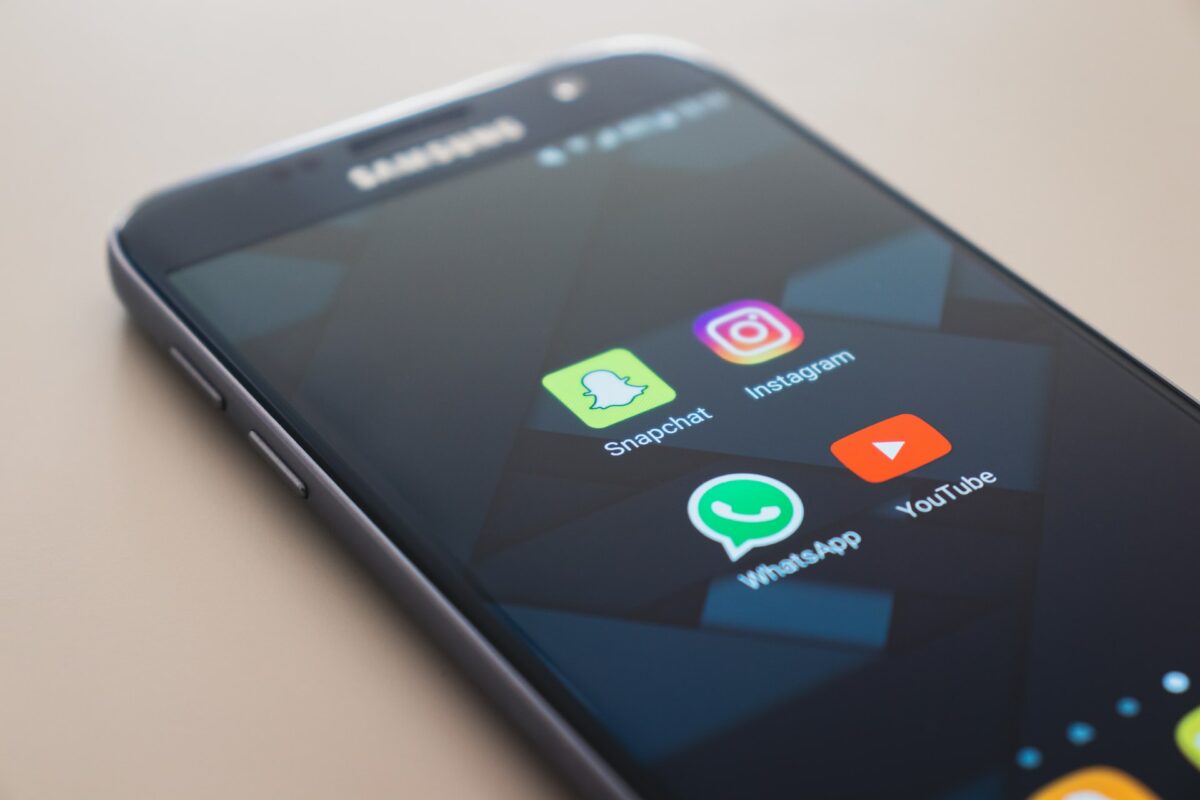 How to: edit videos in WhatsApp
