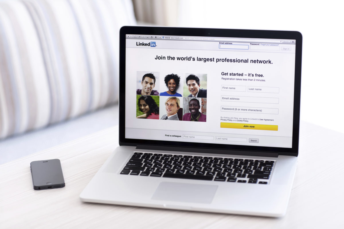 7 Tips to Enhance Your Linkedin Profile to Land Your Dream Job