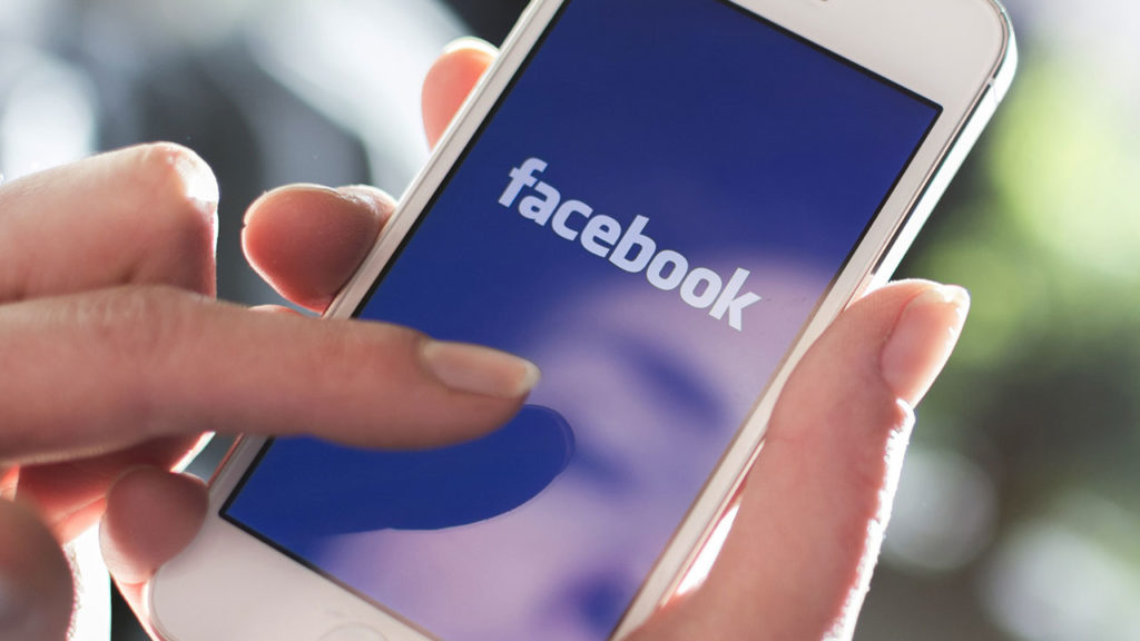 Facebook’s mobile site gets a makeover: say goodbye to blue bars, and more