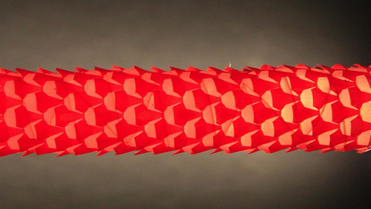 Robot slinks around Harvard thanks to synthetic snakeskin