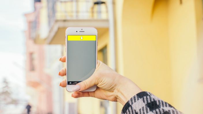 How to create your own geotags and geofilters on Snapchat, Facebook, and Instagram