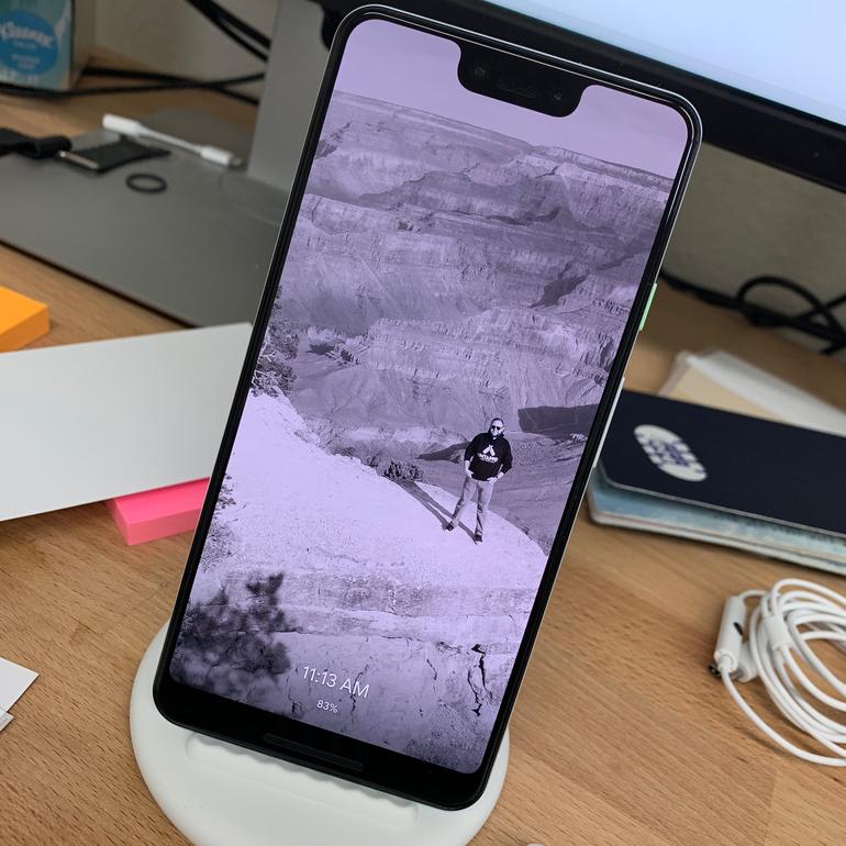 Pixel 3 comes with a portable wireless charger. You seeing this, Apple?