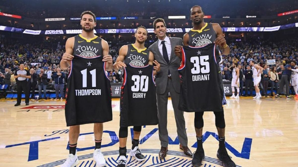 App-controlled NBA jersey can change name and number