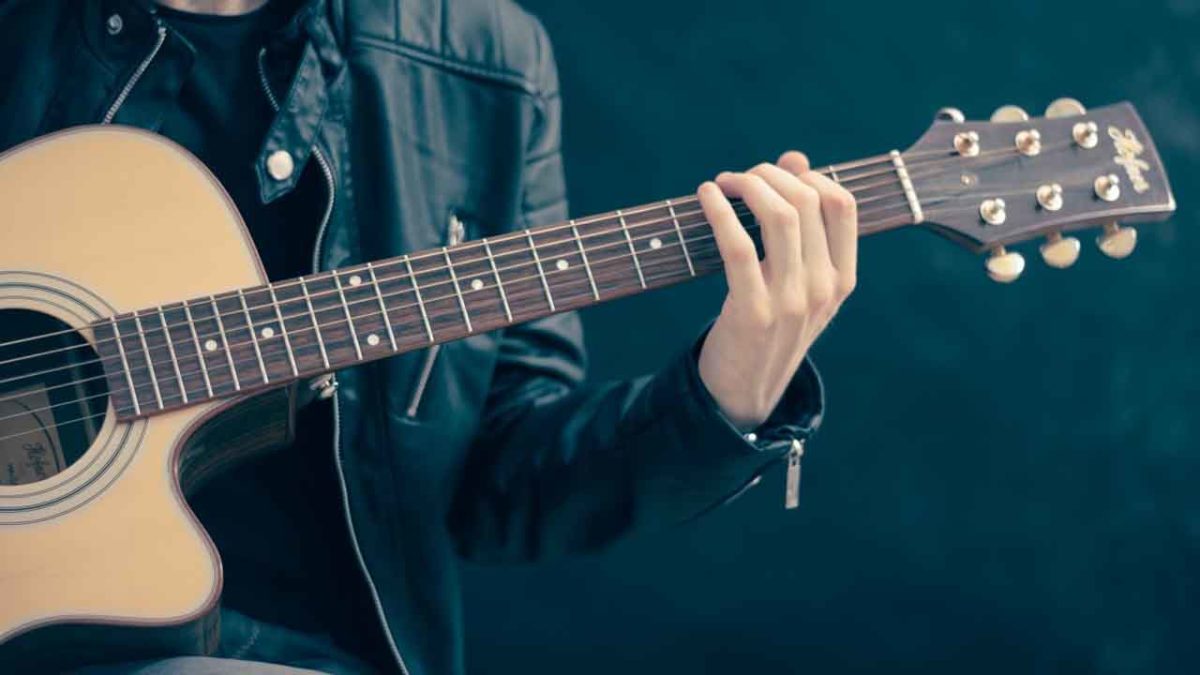 The Best Apps and Services for Learning How to Play an Instrument