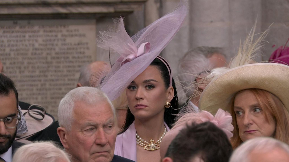 Katy Perry Reigns Supreme: Her Unforgettable Moment Dominates the Coronation’s Online Buzz