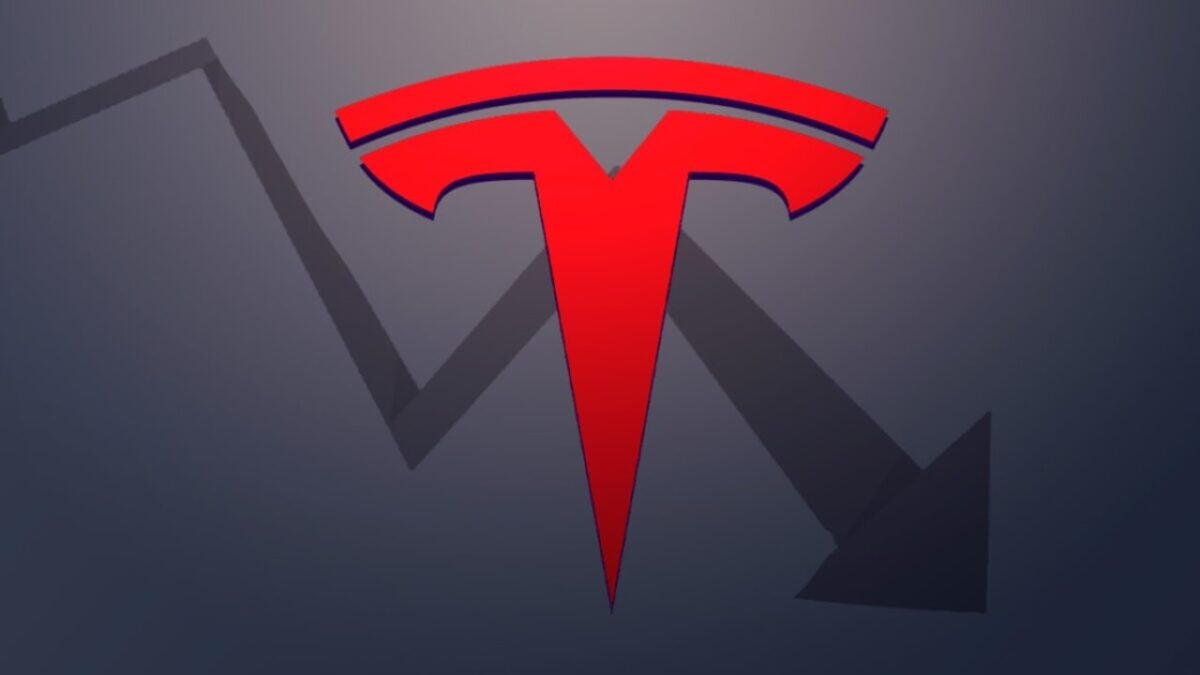 Tesla’s Latest Feature Sparks Debate Over Possible Traffic Accident Risks
