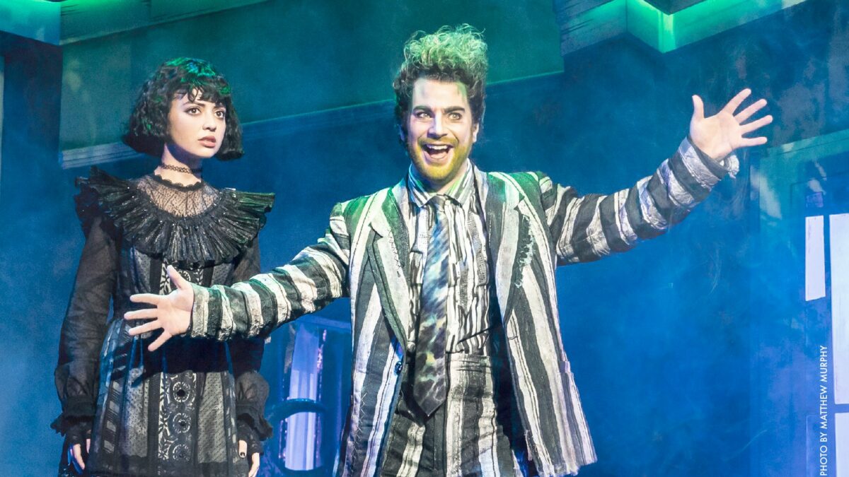 An American politician, expelled from the most humiliating place possible: a musical of ‘Bitelchus’.