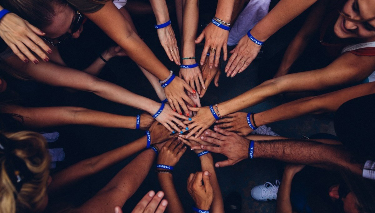 Socially responsible applications: from Dry January to Share The Meal