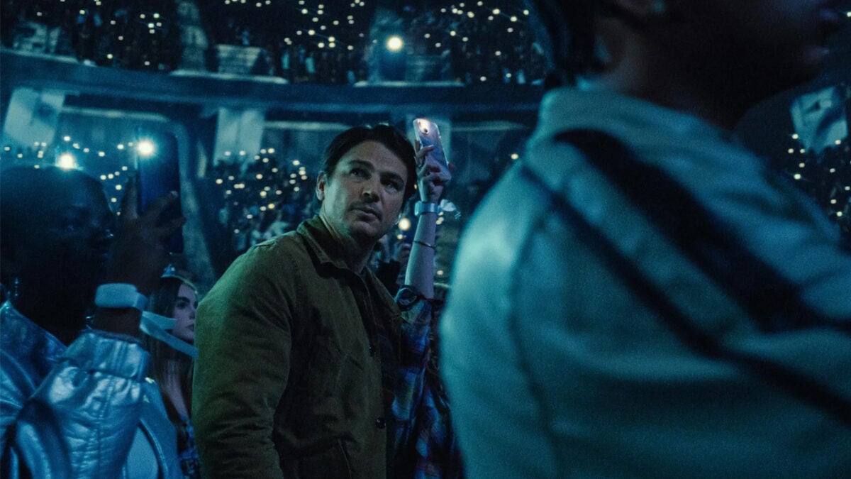 M. Night Shyamalan presents the trailer for his “captivating” new movie