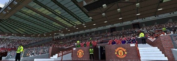 Konami libera novas imagens e novidades do PES 2015