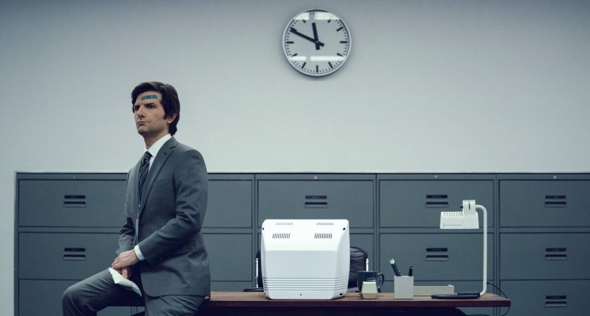Adam Scott bestätigt, dass die zweite Staffel von Severance „verrückter als die erste“ sein wird, aber ist das möglich?