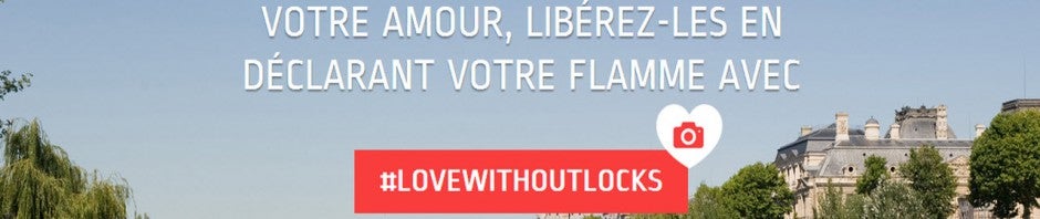 Selfie contre cadenas d’amour : les ponts parisiens sont toujours envahis