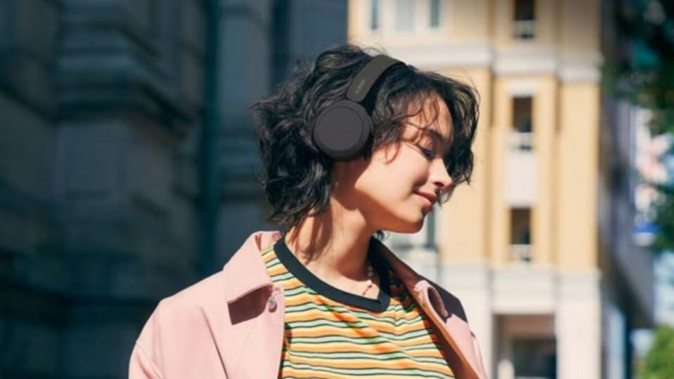 Estos auriculares de Sony son un chollo en Amazon: ligeros, cómodos y con gran sonido por 45 euros