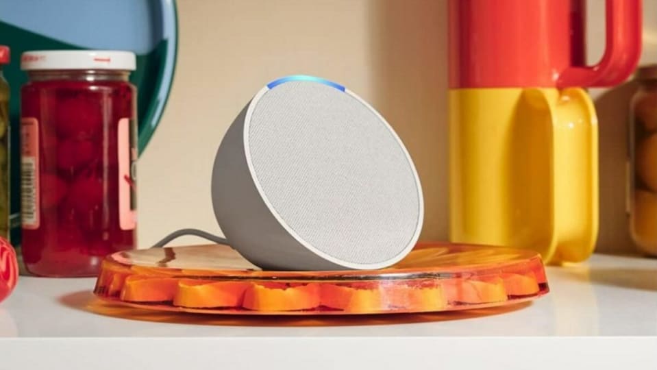 Chollazo: llévate el nuevo Alexa Echo Pop con una bombilla inteligente de regalo por menos de 30 euros