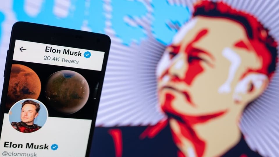 Se acabó hacer dinero con la desinformación: Elon Musk corta el grifo en Twitter de esta curiosa forma