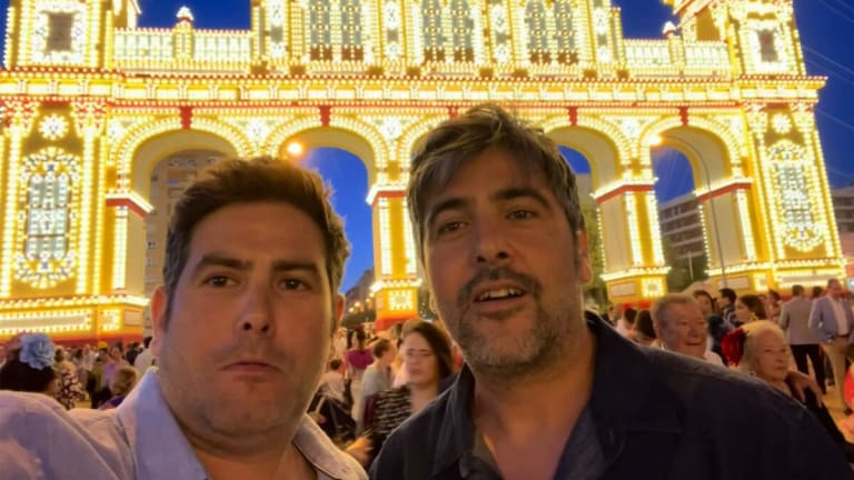 Estopa revienta de arte la Feria de Abril de Sevilla con una actuación bestial
