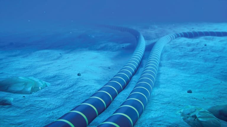 500 cables submarinos hacen posible el internet mundial: esta es su historia