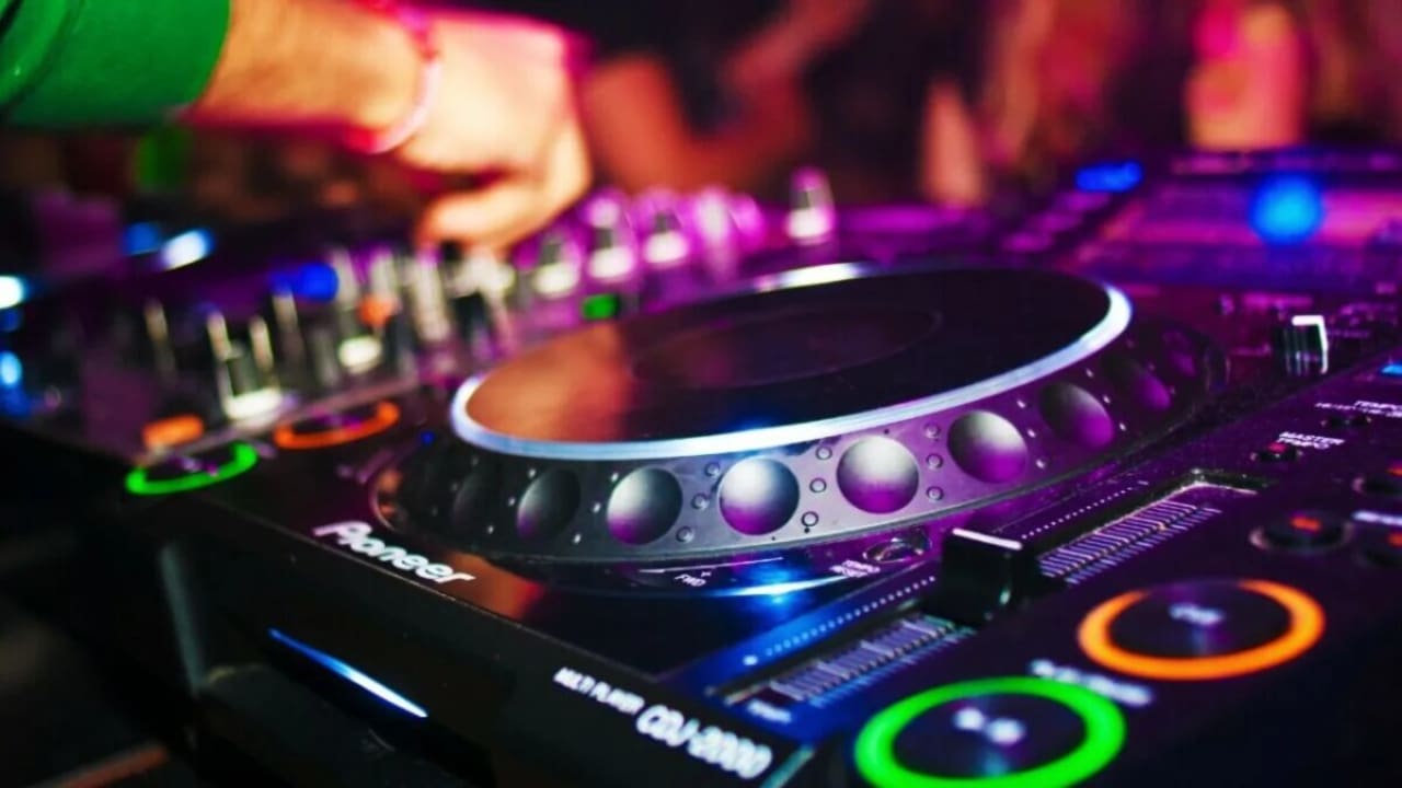 afslappet Produkt arkiv Get the Party Started: Top 5 DJ Software Programs for PC - Softonic