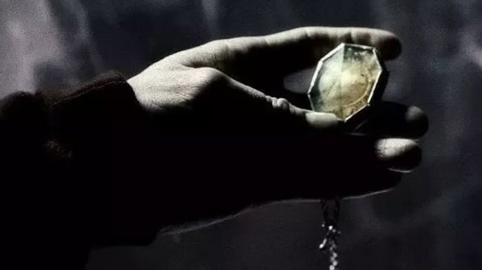 Harry Potter locket Half-Blood Prince Deathly Hallows Horcrux
