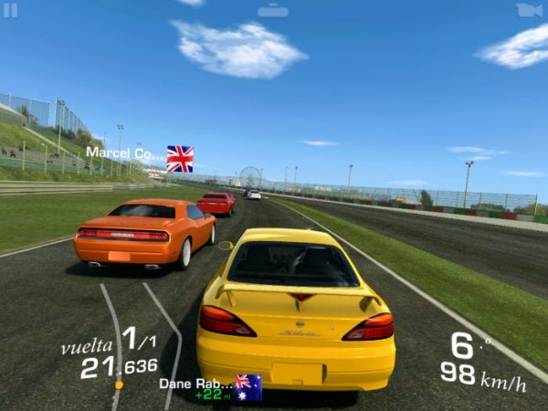 Real Racing 3 na iPhone Real Racing 3 na iPhone