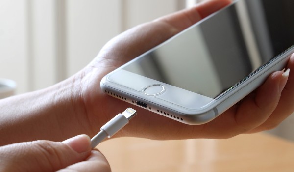 Qué hacer si tu iPhone no se enciende o tiene la pantalla negra