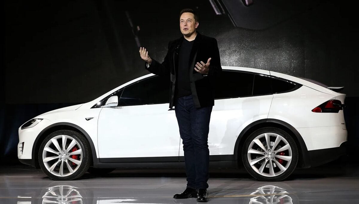 Esto es lo que sabemos del nuevo coche que está diseñando Tesla para 2025