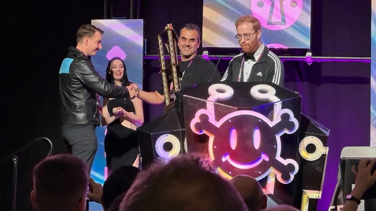 Premio a crowdstrike pwnie