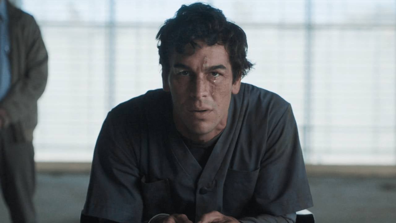 Escape apuntaba a ser una de las mejores películas españolas del año, pero se pierde entre su frialdad y sus metáforas