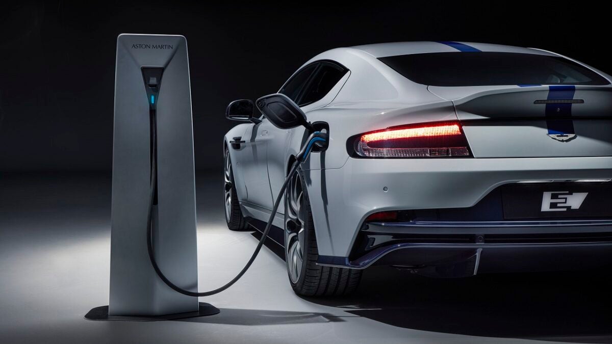 Aston Martin sale muy mal parada de su aventura con el coche eléctrico