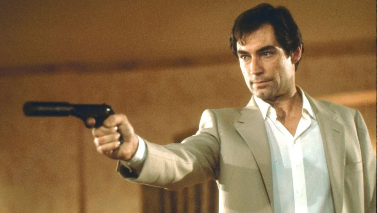Como ex James Bond, Timothy Dalton está preocupado por la posible adquisición de Amazon de la franquicia