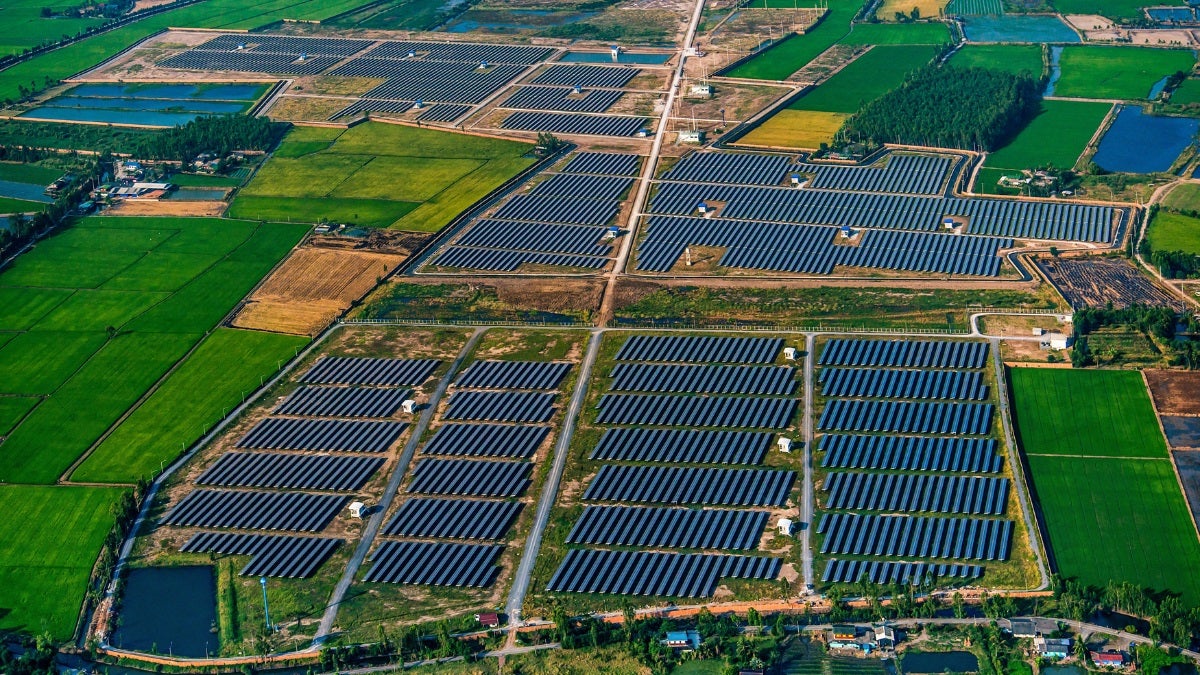 El mercado de la energía limpia empieza a dejar de ser rentable y el EV peligra