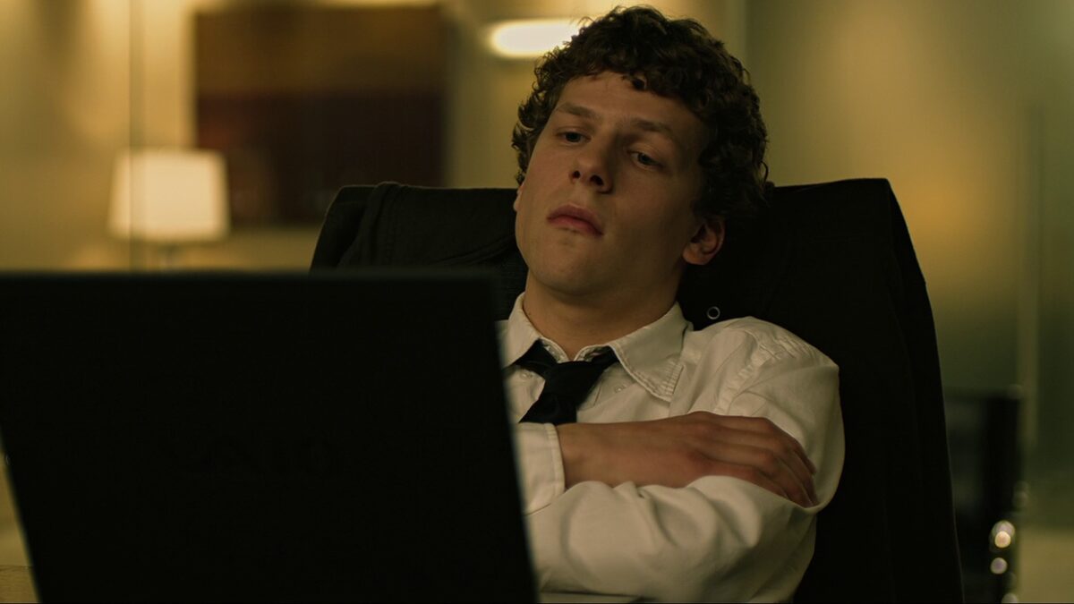 Jesse Eisenberg, cansado de que le asocien con Mark Zuckerberg por su papel en La Red Social