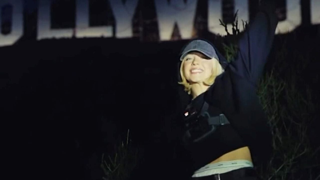Sydney Sweeney la ha liado parda en el cartel de Hollywood. La culpa es de sus sujetadores