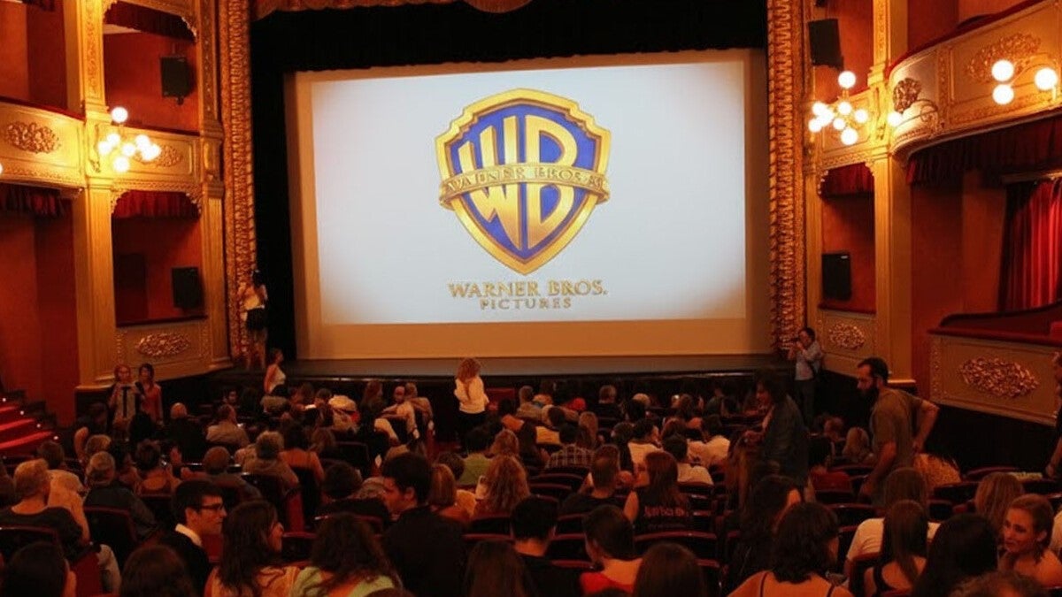 ¿Hará la adquisición de Warner por parte de Netflix que vayamos menos al cine?