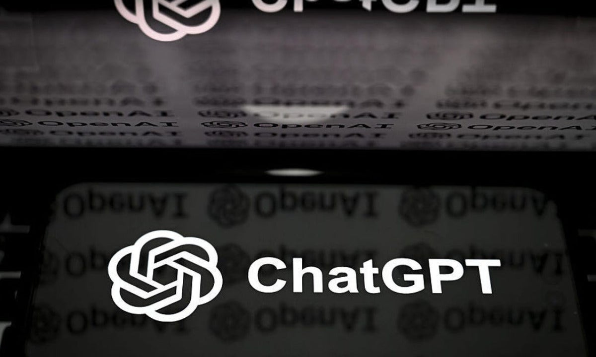 ChatGPT sigue sin exportar su memoria: así puedes llevarla a Claude y Gemini